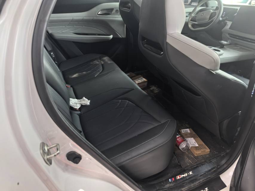 2024 Changan UNI-Z Blue Whale iDD 125km Premium -CG1705671