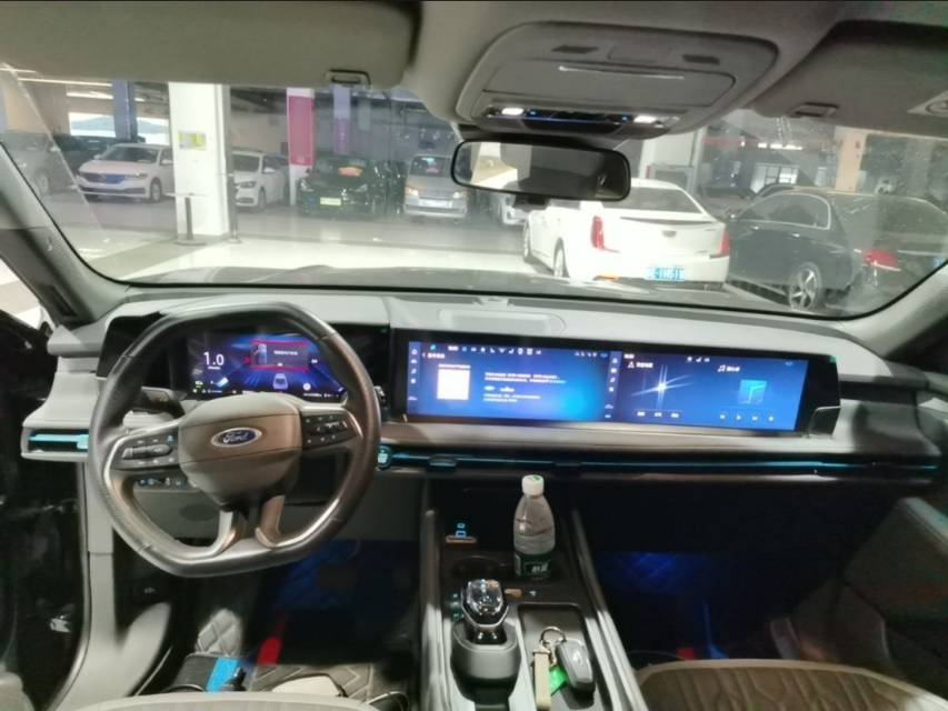 2023 Edge Edge L 2.0T EcoBoost Two-Wheel Drive 7-Seat Luxury -CG1706000