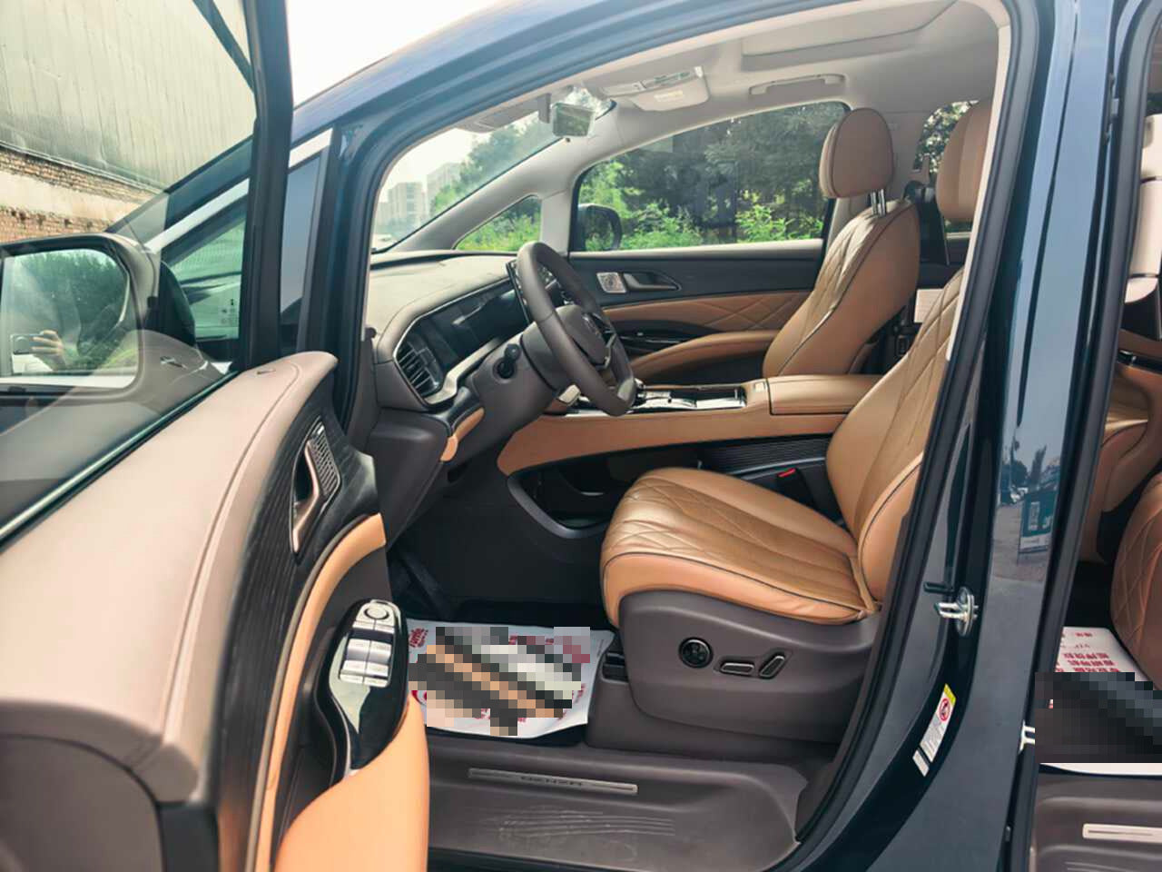 2022 Denza D9 1.5T CVT DM-i 970km AWD Premium 7-Seater -CG1706788