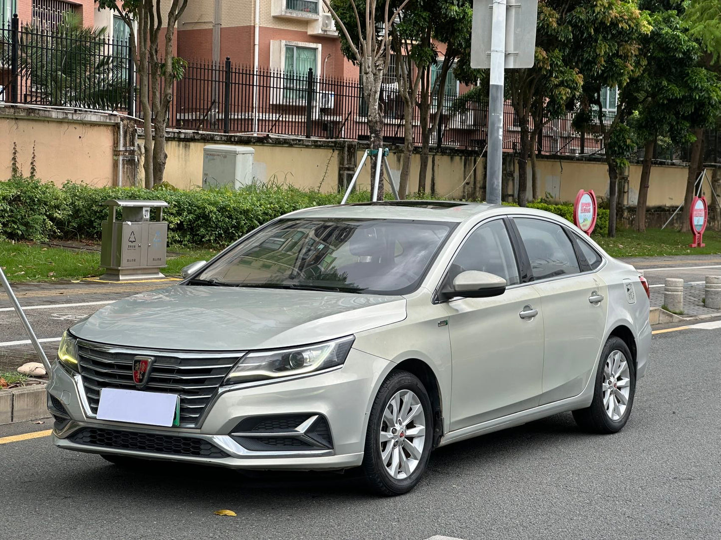 2017 Roewe ei6 1.0T Plug-in Hybrid Automatic 45T Hybrid Connected Smart Premium -CG1707142