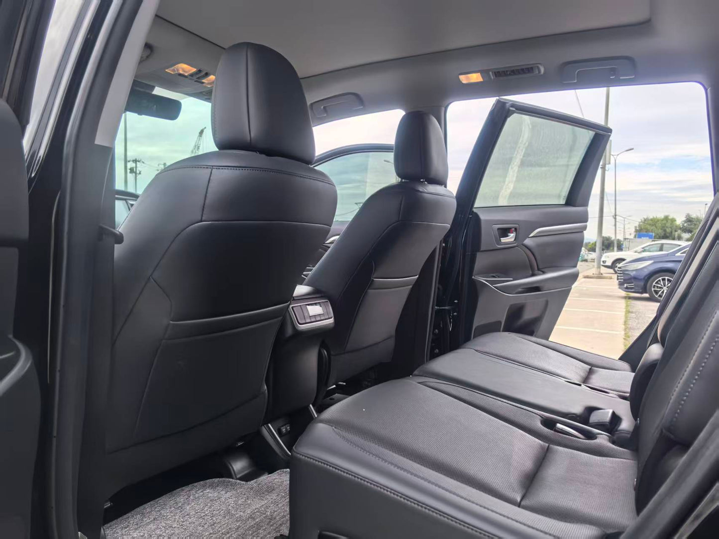 2018 Toyota Highlander 2.0T Automatic AWD Premium 7-Seat National VI -CG1707652