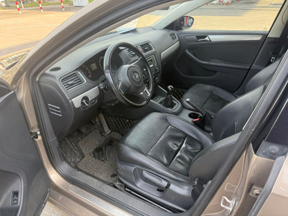 2015 Volkswagen Sagitar 1.6L Manual Comfortline -CG1707962