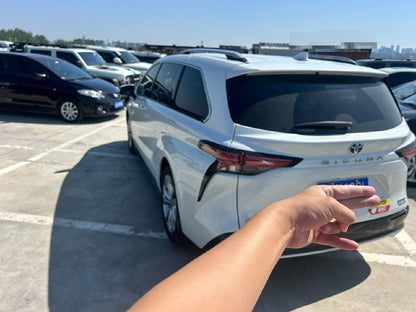 2023 Toyota Sienna 2.5L CVT Hybrid Premium -CG1708748
