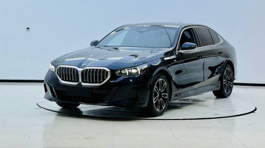 2025 BMW 5 Series 525Li M Sport Package -CG1708510
