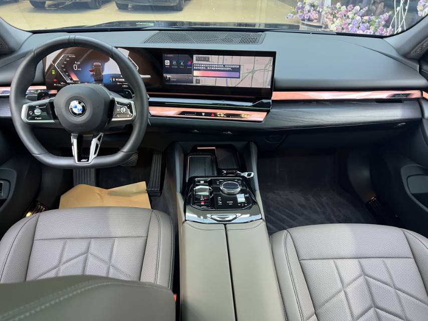 2025 BMW 5 Series 525Li M Sport Package -CG1708510
