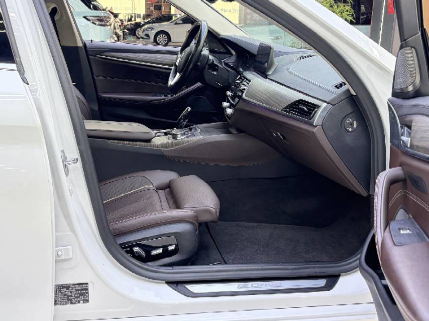 2019 BMW 5 Series 2.0T Plug-in Hybrid Automatic 530Le Pioneer Edition -CG1708534