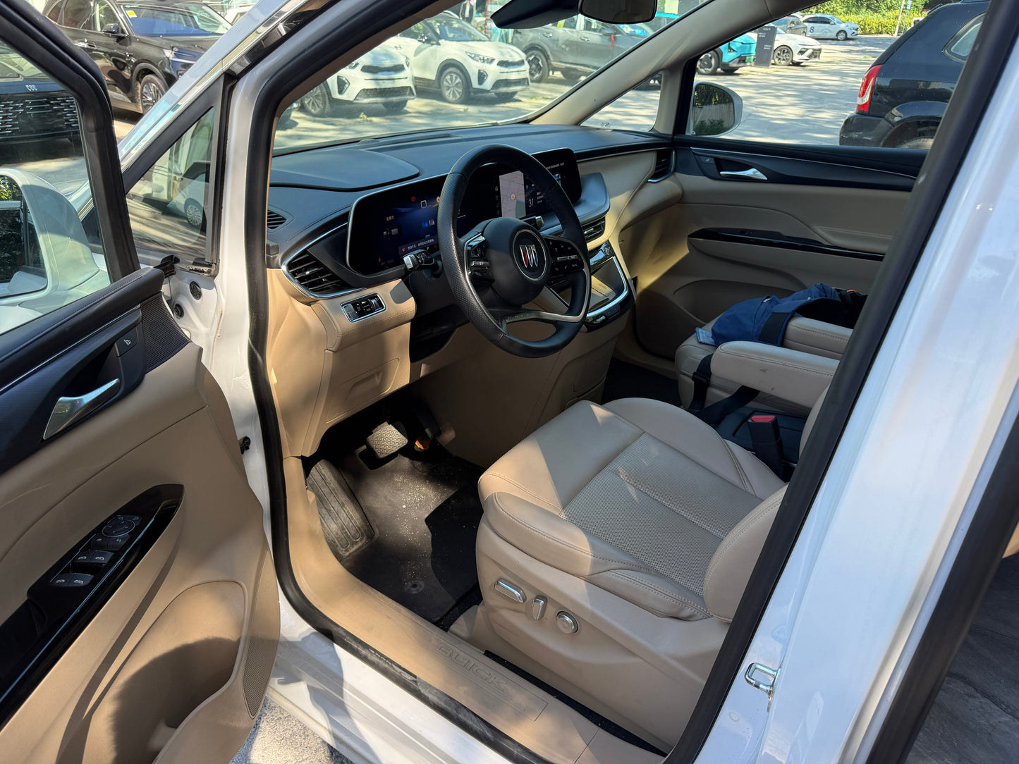 2025 Buick GL8 New Energy Landshang Premium Edition 7-Seater -CG1708604