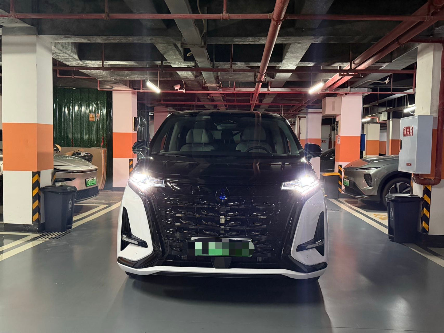 2022 Denza D9 1.5T CVT DM-i 970km AWD Honor 7-Seater -CG1708622