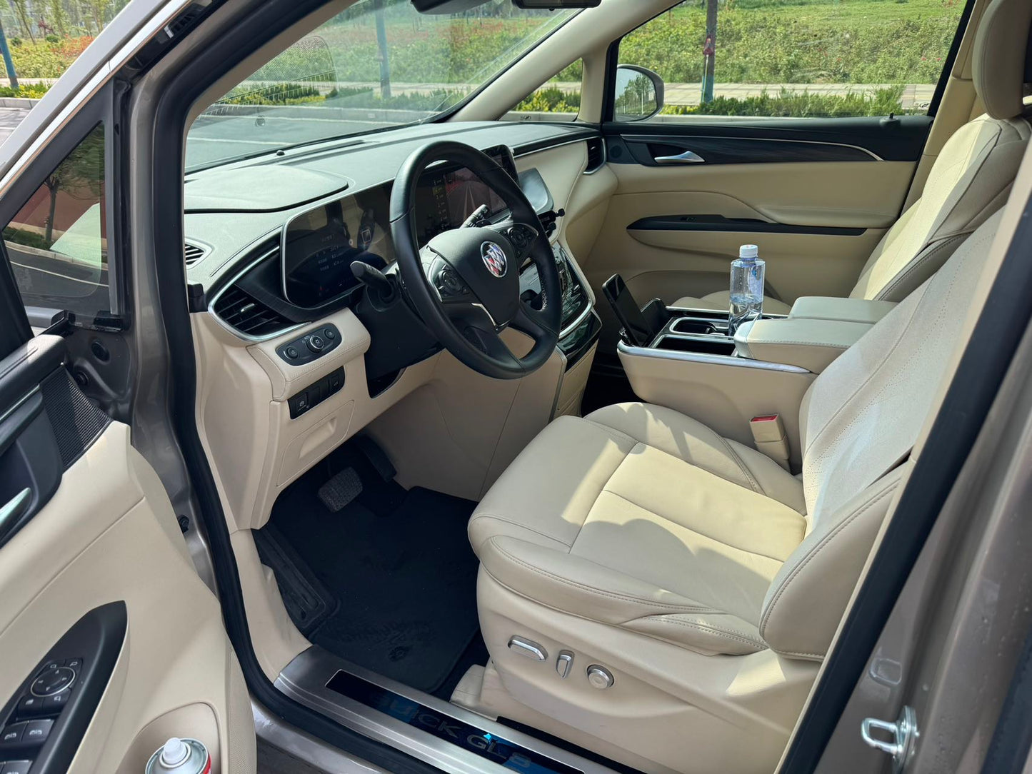 2023 Buick GL8 2.0T Automatic ES Land Zun 653T Premium Edition - Heyue Version 7-Seater -CG1708730