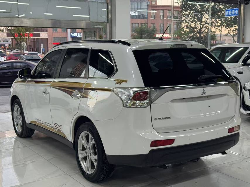 2013 Mitsubishi Outlander (Import) 2.4L CVT AWD Luxury Navigation 5-Seater -CG1708775