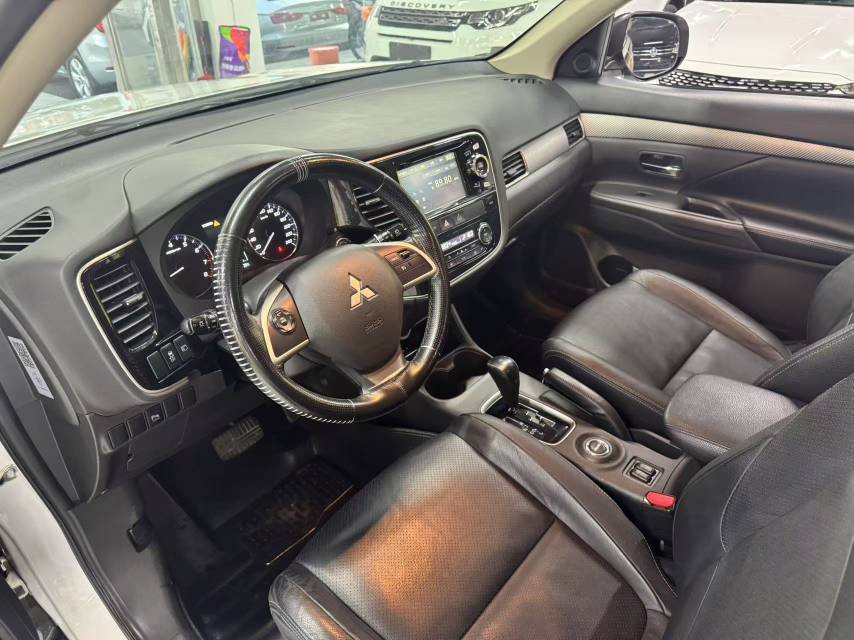 2013 Mitsubishi Outlander (Import) 2.4L CVT AWD Luxury Navigation 5-Seater -CG1708775