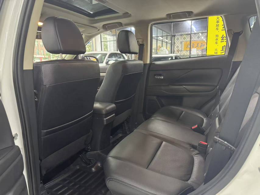 2013 Mitsubishi Outlander (Import) 2.4L CVT AWD Luxury Navigation 5-Seater -CG1708775