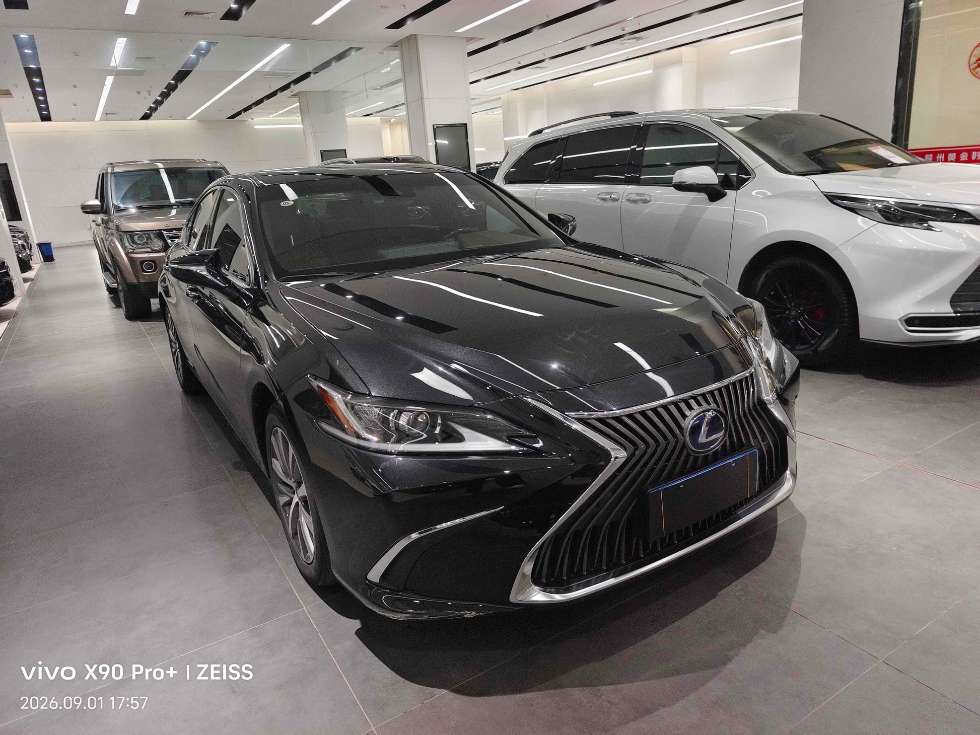 2020 Lexus ES 2.5L CVT 300h Excellence Edition -CG1709052