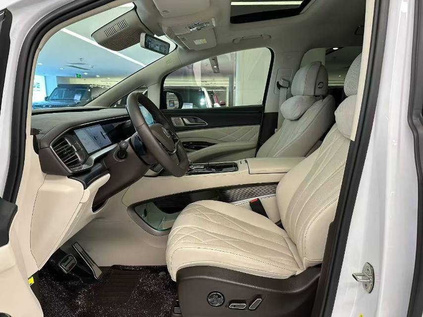 2024 Denza D9 DM-i 980 AWD Flagship -CG1709154