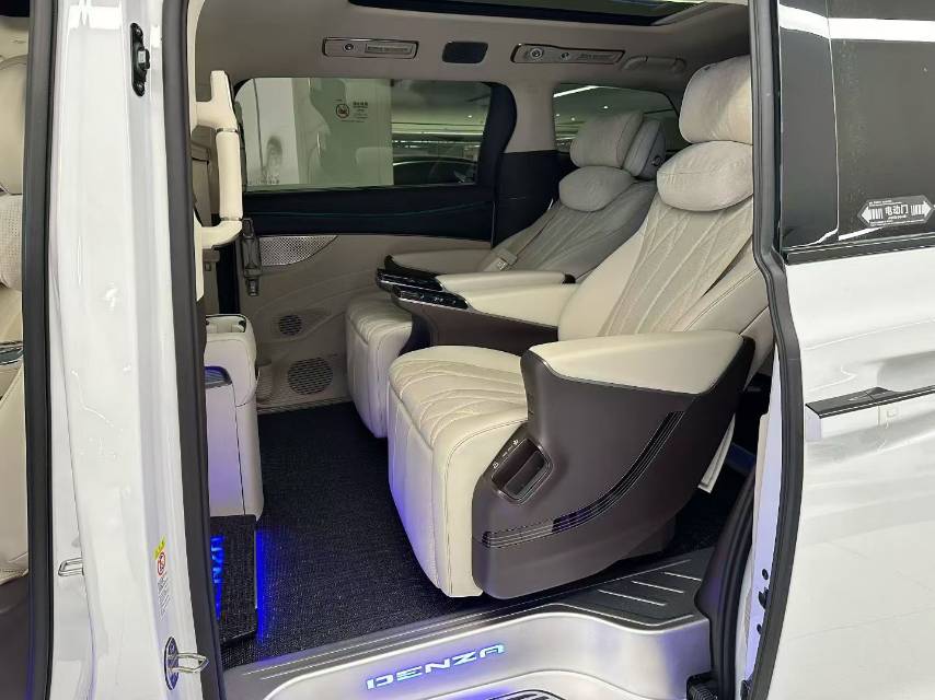 2024 Denza D9 DM-i 980 AWD Flagship -CG1709154