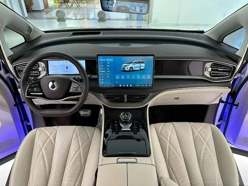 2024 Denza D9 DM-i 980 AWD Flagship -CG1709154