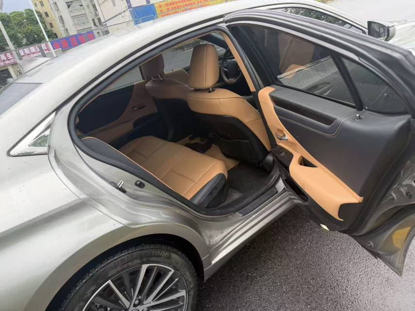 2022 Lexus ES 2.5L E-CVT 300h Exclusive Edition -CG1709161