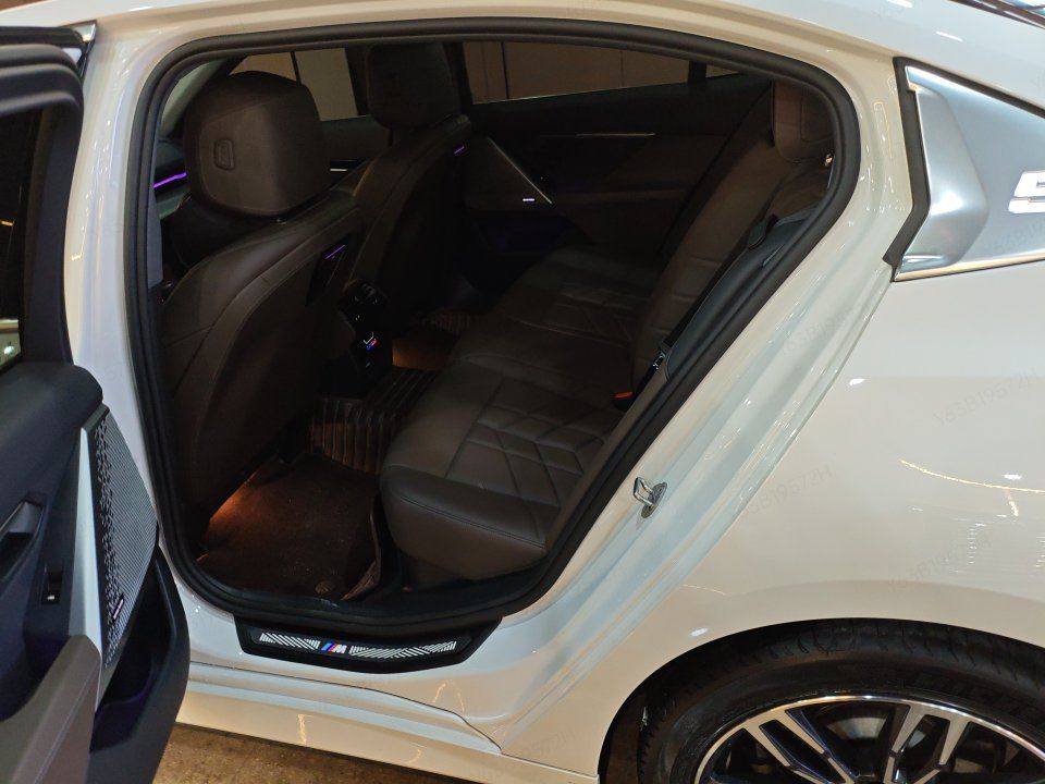 2024 BMW 5 Series 525Li Luxury Package -CG1709172