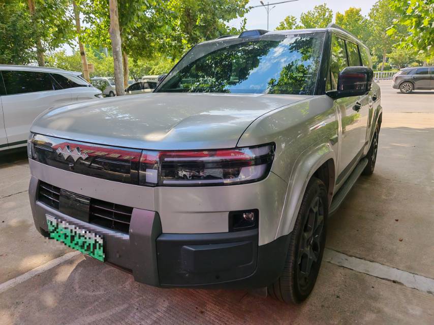 2025 Titanium 7 190km AWD Ultra -CG1709217