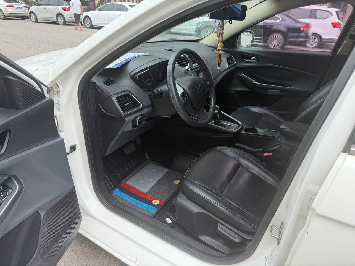 2015 Ford Escort 1.5L Automatic Fashion Model -CG1709833
