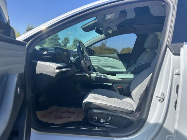 Certificated Pre-Owned Geely Galaxy E8 2024 Edition 550km MAX -u21864049