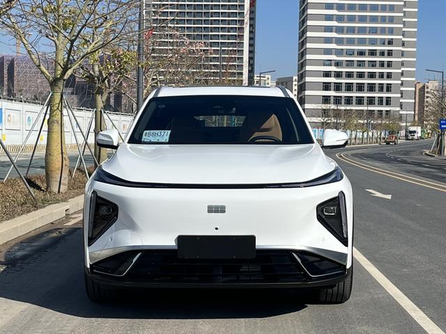 Certificated Pre-Owned Geely Galaxy L7 2025 1.5L EM-i 115km Exploration Edition -u22385187