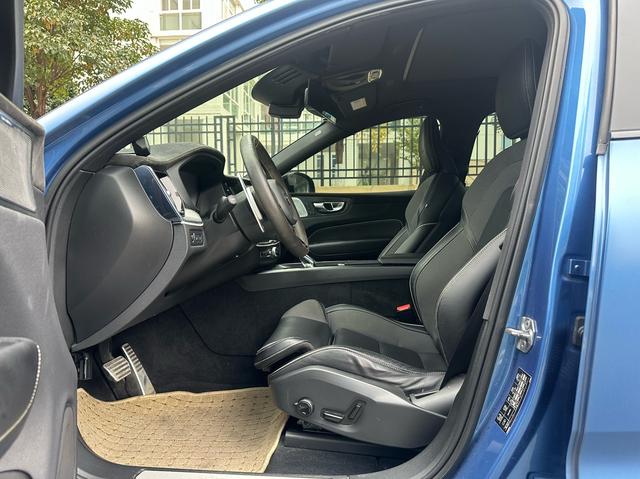 Certificated Pre-Owned Volvo XC60 PHEV 2019 T8 E-Drive Hybrid Inscription Sport Edition China V -u22522421