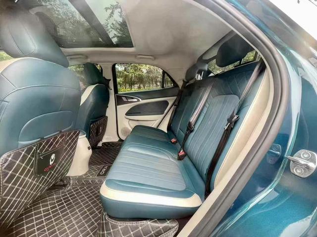 Motoneige Ora Good Cat d'occasion, modèle 2021, autonomie standard de 400 km, édition Athena, batterie lithium ternaire