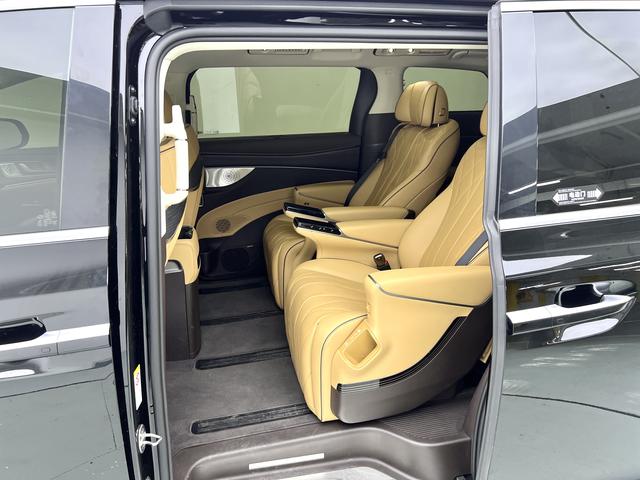 Certificated Pre-Owned Denza D9 DM 2024 980 4WD Honor Edition -u22670329