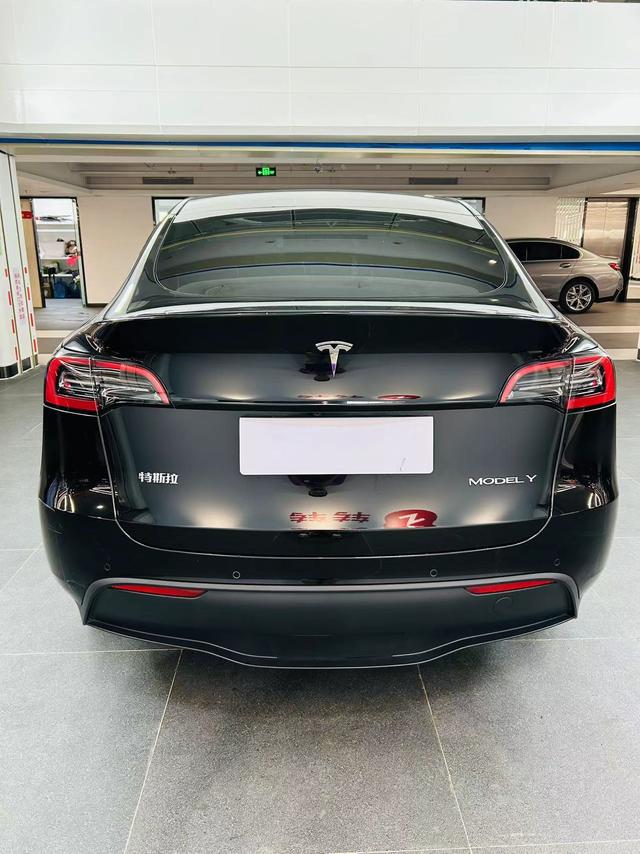 Pre-Owned Tesla Model Y 2022 Facelift Rear-Wheel Drive Edition