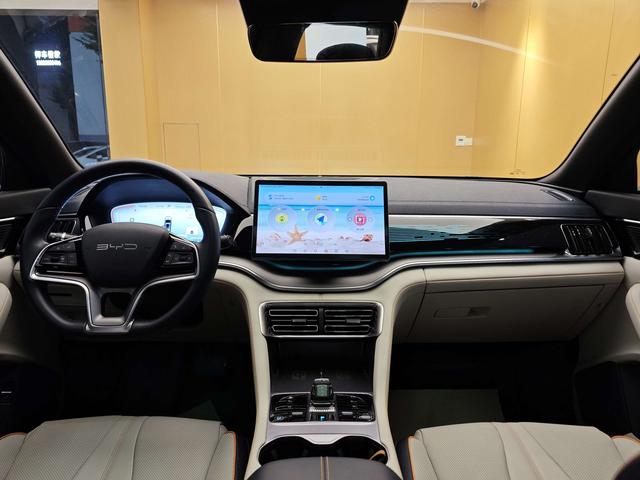 سيارة BYD Song PLUS EV مستعملة، إصدار Champion، موديل 2023، موديل رئيسي، 520 كم