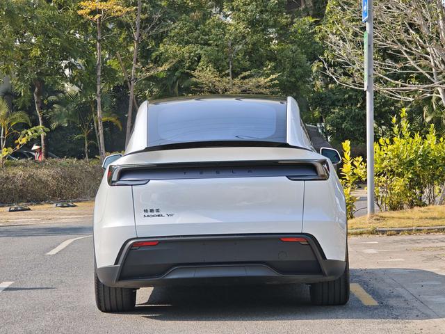 Certificated Pre-Owned Tesla Model Y L 2026 Standard Edition -u22437091