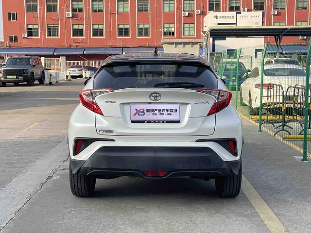 Certificated Pre-Owned GAC Toyota C-HR 2018 2.0L Leading Sunroof Edition, National V Emission Standard - u22664459