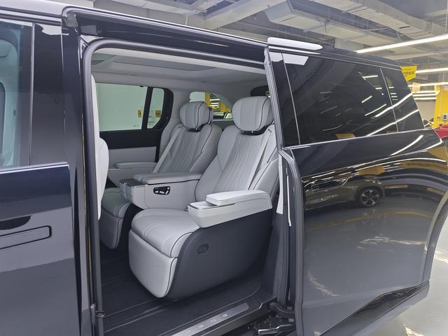 Certificated Pre-Owned XPENG X9 2024 702 Ultra Long Range Pro -u22522307