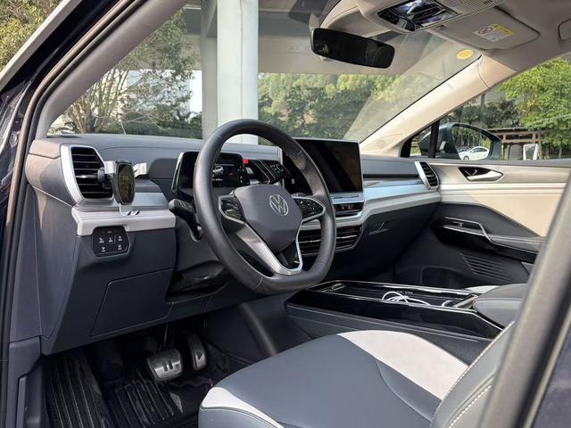 Pre-Owned Volkswagen ID.6 CROZZ 2024 PURE Edition