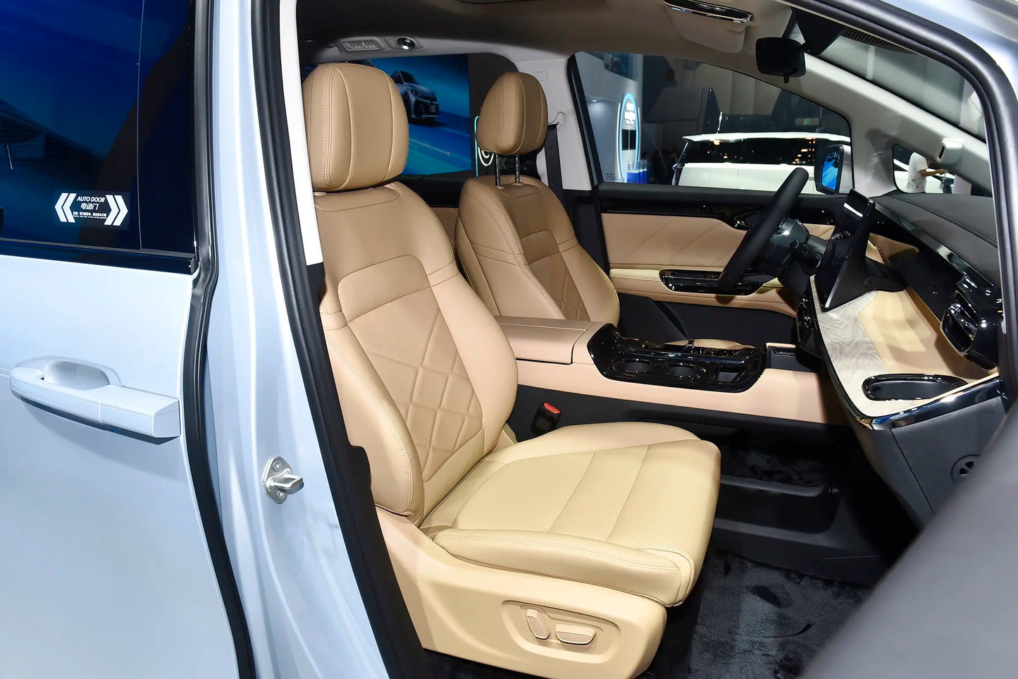 GAC Trumpchi Trumpchi E8 - Híbrido PHEV