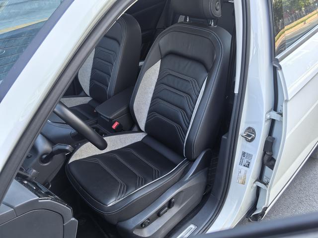 Certificated Pre-Owned 2022 Touareg GTE Luxury Edition -u22692172