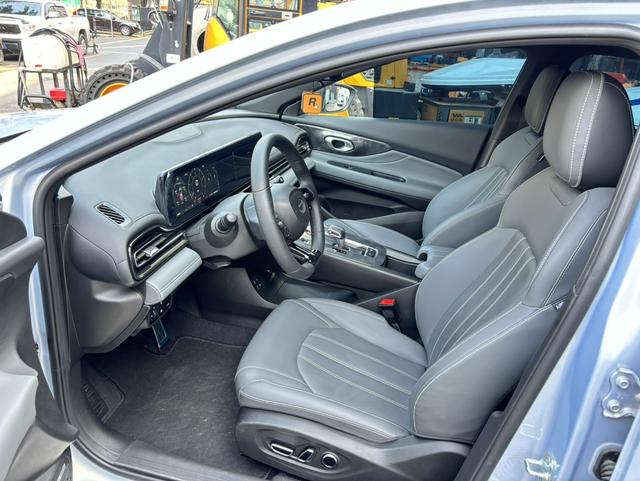 Certificated Pre-Owned Yingbao 2024 270T DCT R-Style - u22453508