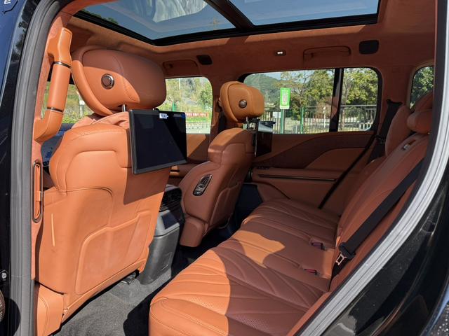 Certificated Pre-Owned Yangwang U8 2023 Luxury Edition -u22767801