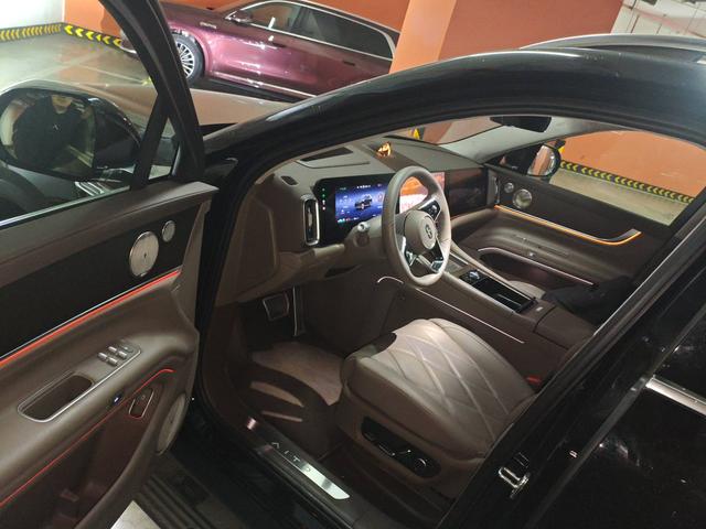 Pre-Owned Hengjie M9 2025 Extended Range Ultra 6-Seat Edition