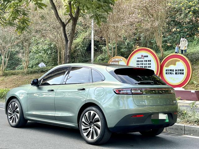 Pre-Owned AITO M5 2022 Extended-Range Four-Wheel Drive Performance Edition