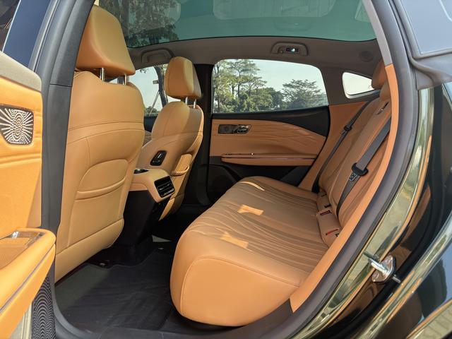 Certificated Pre-Owned Geely Galaxy Xingyao 8 PHEV 2025 Edition 130km EM-i Prestige Edition -u22072582