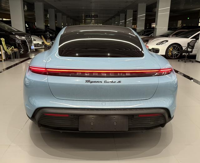 Certificated Pre-Owned Porsche Taycan 2022 Restyled Taycan -u22601670