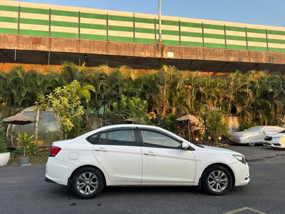 Certificated Pre-Owned Soueast Motor V5 Lingzhi 2015 1.5L Manual Comfort Version - u22058842