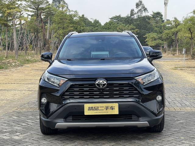 Certificated Pre-Owned RAV4 Rongfang 2021 2.0L CVT Two-Wheel Drive Fashion Edition - u22053209