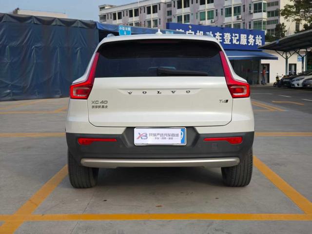 Certificated Pre-Owned Volvo XC40 2022 T4 AWD Inscription Plus - u22050806