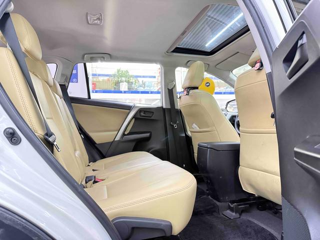 Certificated Pre-Owned RAV4 Rongfang 2016 2.0L CVT Two-Wheel Drive Fashion Edition - u22322944