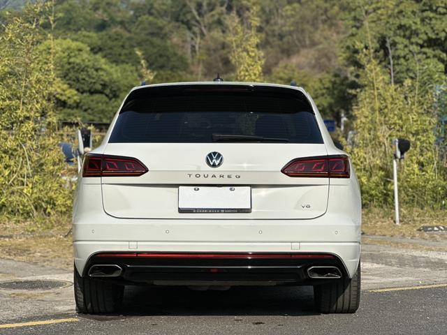 Certificated Pre-Owned Volkswagen Touareg 2021 3.0TSI R-Line Black Edition Sport Package - u22333167
