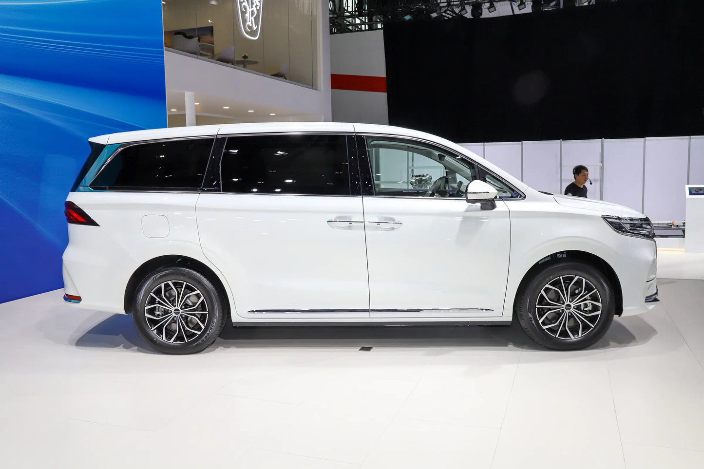 SAIC Motor Roewe iMAX8 DMH - Híbrido PHEV