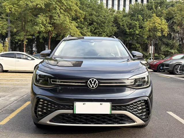 Pre-Owned Volkswagen ID.6 CROZZ 2024 PURE Edition